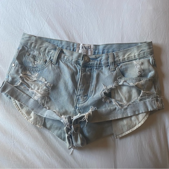 One Teaspoon “Bandits” Denim Shorts - Picture 1 of 2